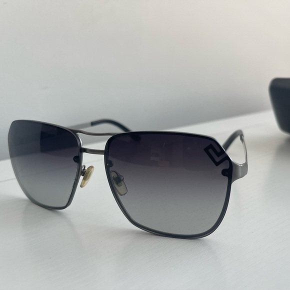 Versace Accessories Versace Mens Vintage Sunglasses Ve 214 Matte Black Wgray Gradient Lenses